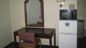 Room - Budget Inn (Carlisle)