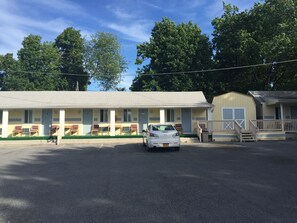 Exterior - Budget Inn (Carlisle)