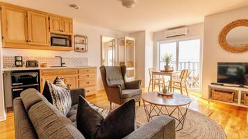 Suite, 1 Queen Bed, Kitchen, Ocean View | Balcony