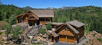 Glacier Luxury Lodge