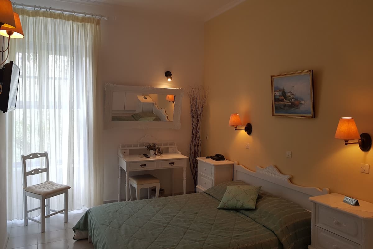 In-room safe, free cots/infant beds