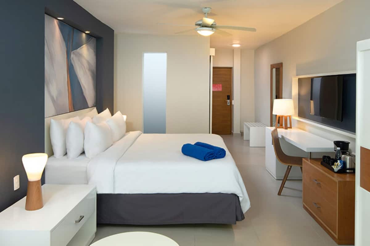 Premium bedding, minibar, in-room safe, desk