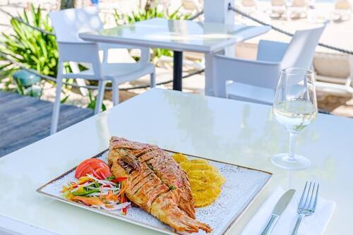 6 restaurantes, é servido jantar
