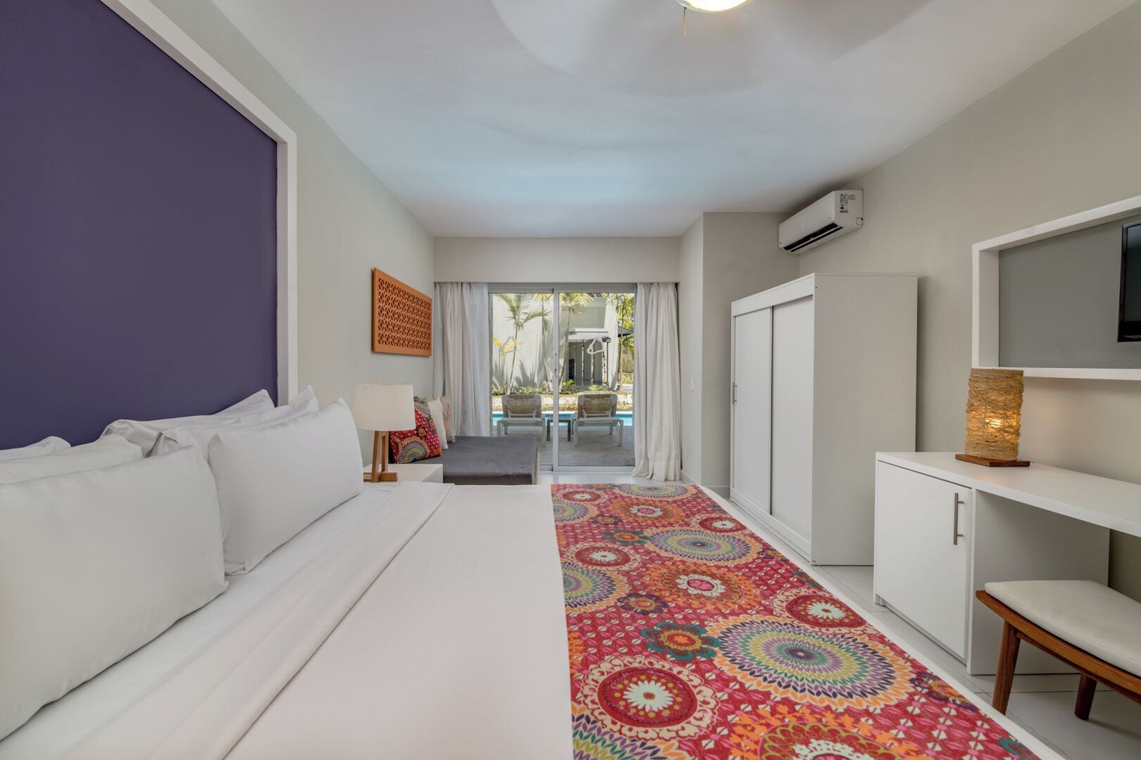 Premium bedding, minibar, in-room safe, desk