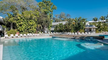 3 outdoor pools, sun loungers
