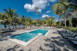 3 outdoor pools, sun loungers
