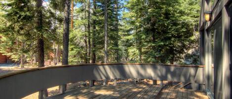 House, 3 Bedrooms | Balcony