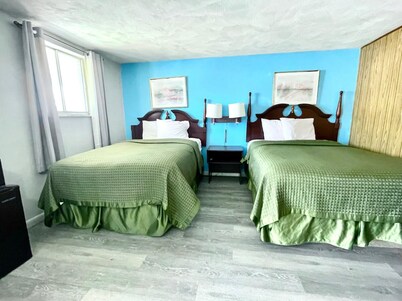 Traveler's Inn Motel