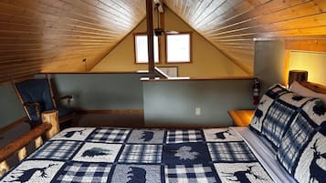 Deluxe Cabin, 1 Bedroom, Hot Tub, River View | 1 bedroom, premium bedding, individually decorated