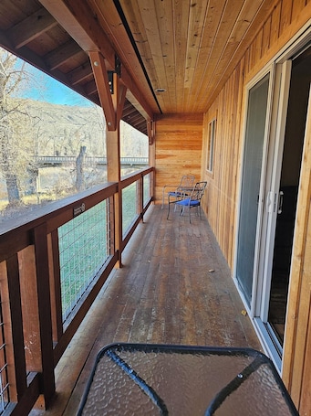 Deluxe Suite, 1 Bedroom, River View | 1 bedroom, premium bedding, individually decorated