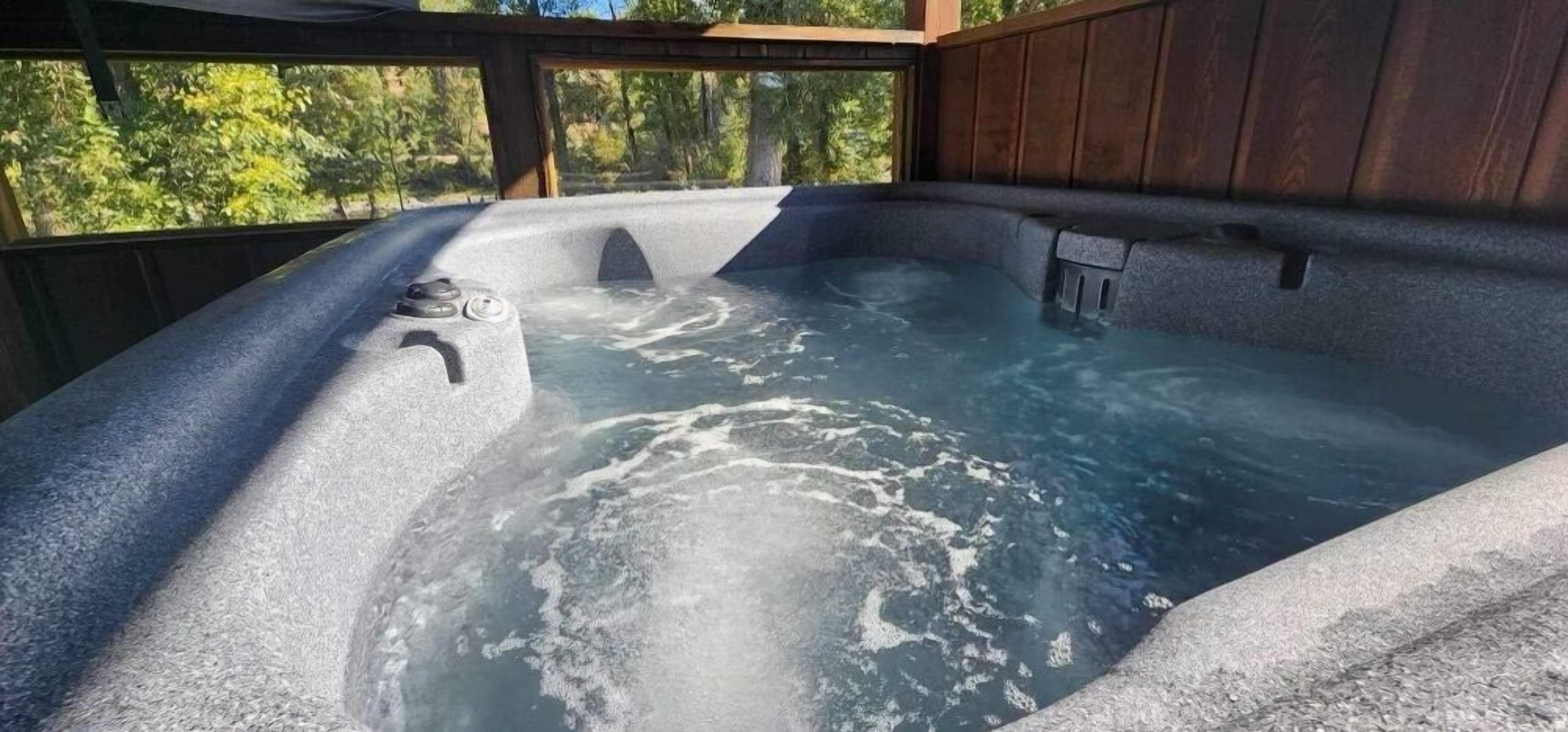 Outdoor spa tub