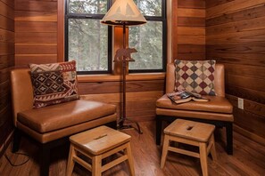 House, 2 Bedrooms | Living area - Deer Path (Truckee)