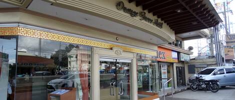 숙박 시설 입구