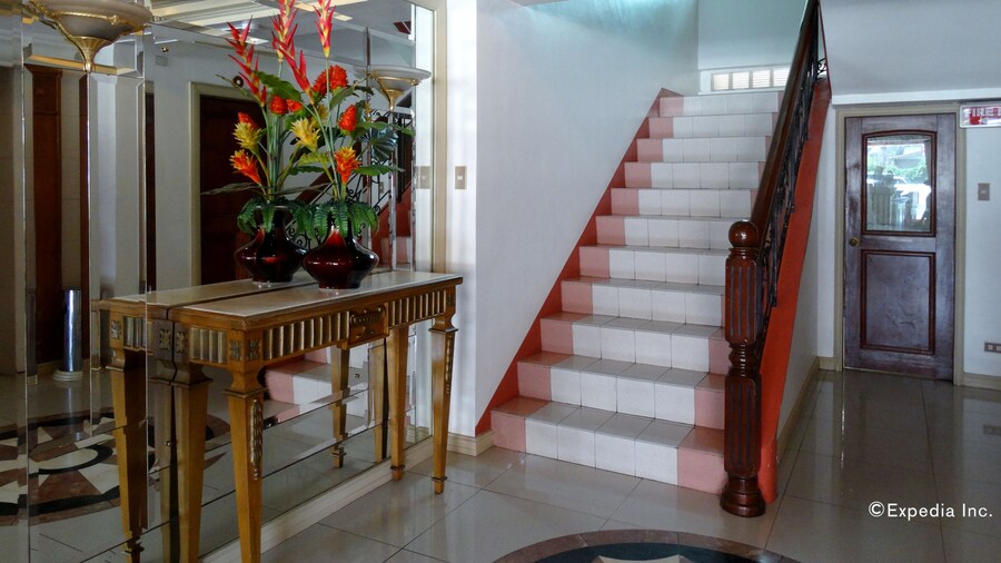 Orange Grove Hotel