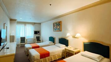 Deluxe Triple Room, 3 Twin Beds | Desk, blackout drapes, free WiFi, bed sheets
