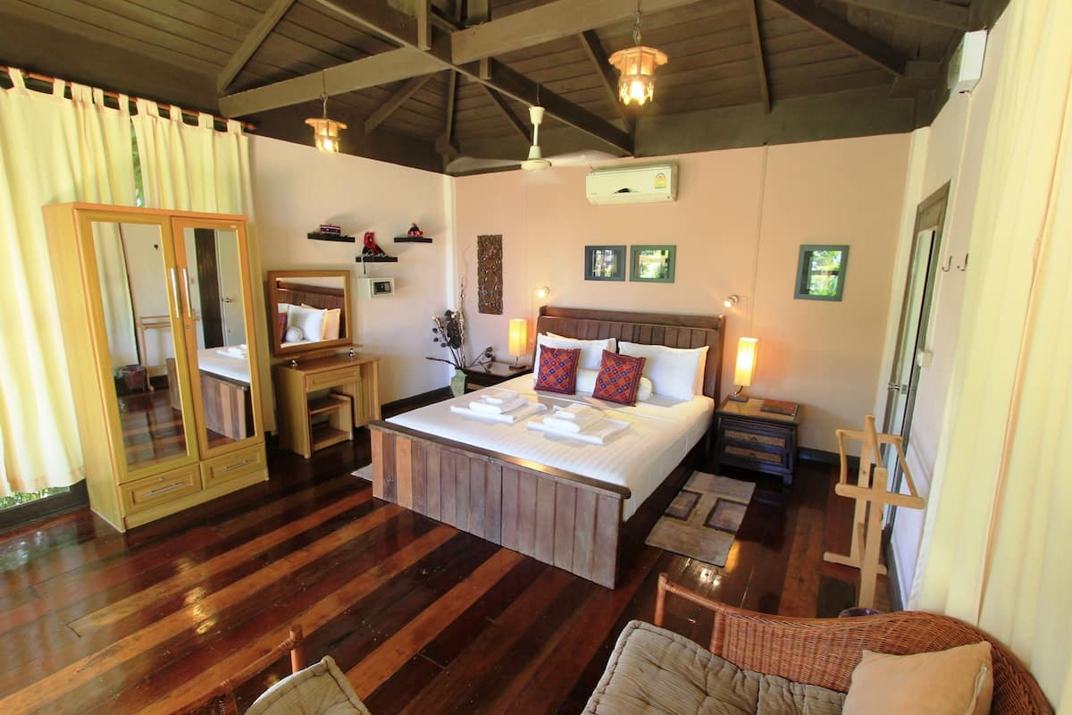 Superior Bungalow | Egyptian cotton sheets, in-room safe, individually decorated