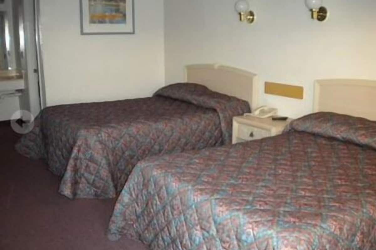 Standard Room, 2 Double Beds | Free WiFi