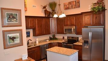 Luxury Duplex, 2 Bedrooms, Mountain View, Mountainside (Suncup) | Private kitchen | Fridge, microwave