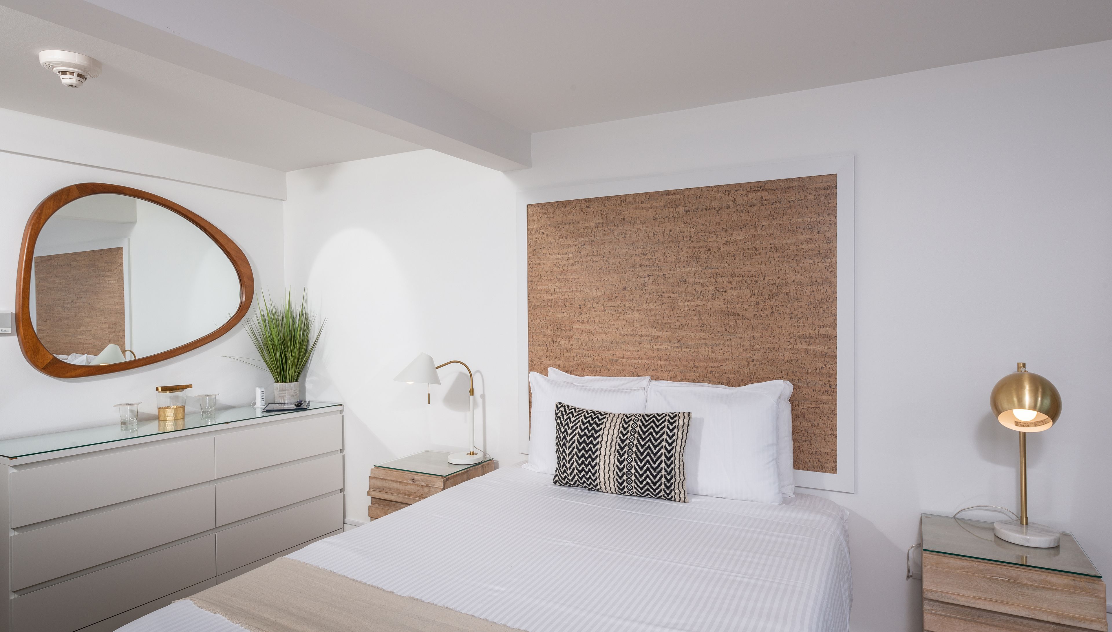 1 bedroom, individually decorated, individually furnished