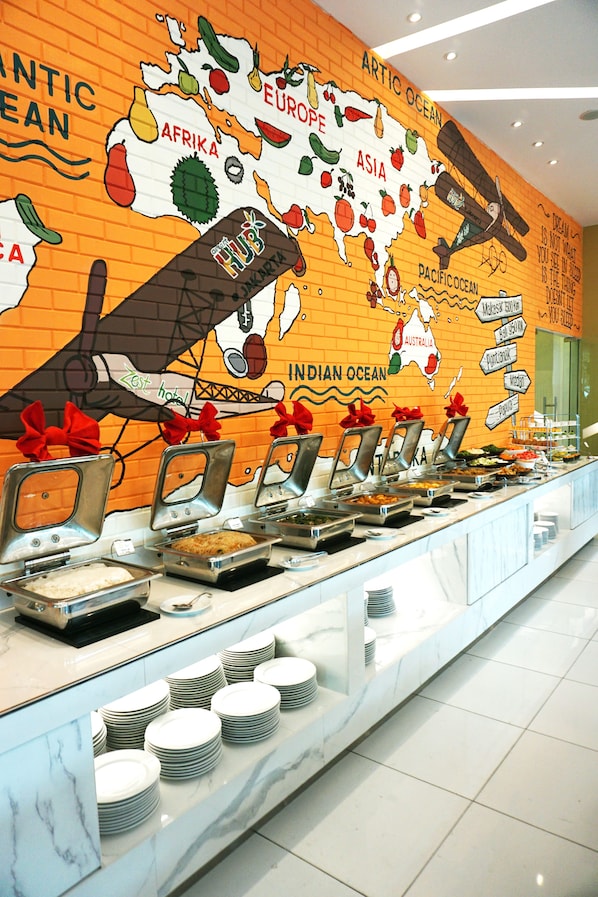 Déjeuner servi sur place, cuisine internationale
