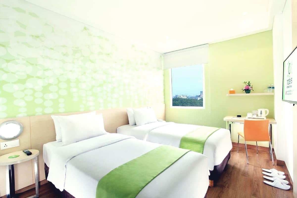 in-room safe, desk, laptop workspace, blackout curtains