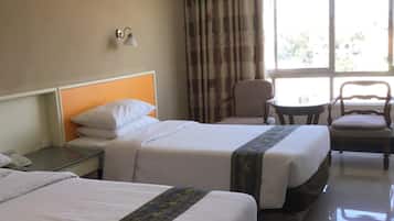 In-room safe, desk, free WiFi
