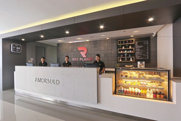 ฝ่ายต้อนรับ