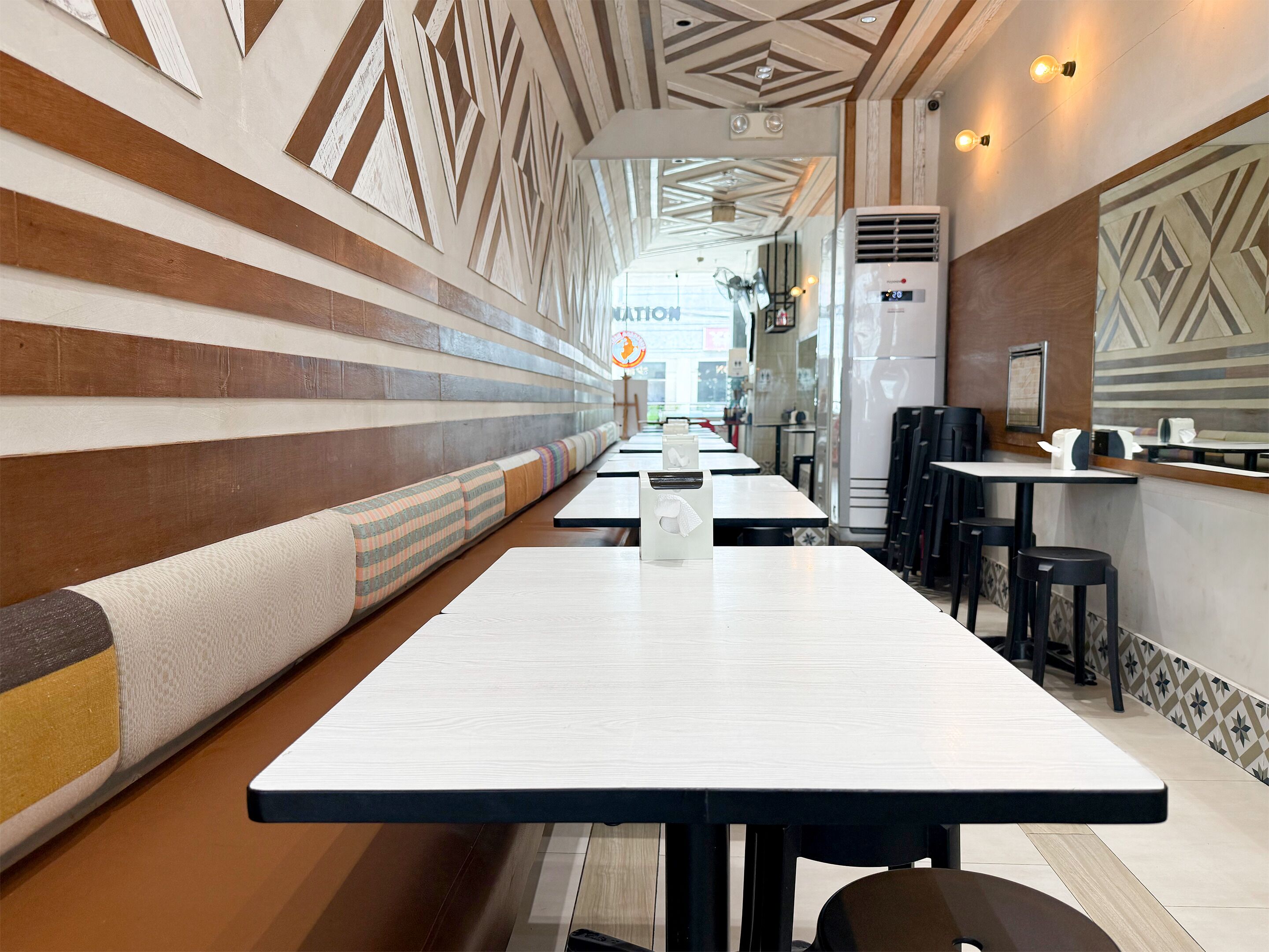 Foto - Red Planet Makati Amorsolo