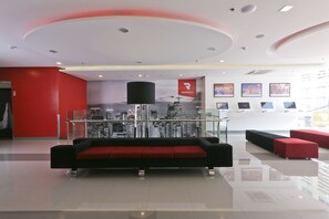 Interior - Red Planet Makati Amorsolo (Makati)