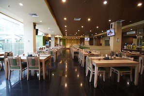 Breakfast, lunch, dinner served; Japanese cuisine