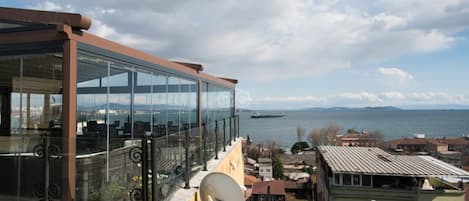 6 Bed Mixed Dorm Room With Shared Bathroom | Terrass/Patio