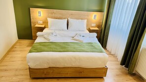 Premium bedding, down comforters, memory foam beds, blackout drapes - Sultan Hostel & Guesthouse (Istanbul)