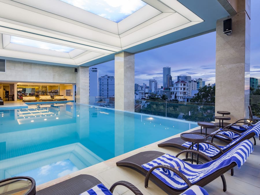 Piscina interna, piscina externa