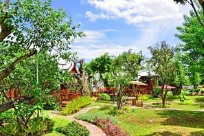 Garden - Sunlove Resort and Spa - Royal View (Nakhon Pathom)