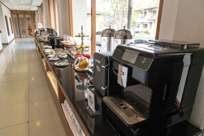 Tägliches Frühstücksbuffet gegen Gebühr