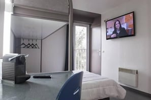 Classic-Zimmer | Schreibtisch, schallisolierte Zimmer, kostenlose Babybetten