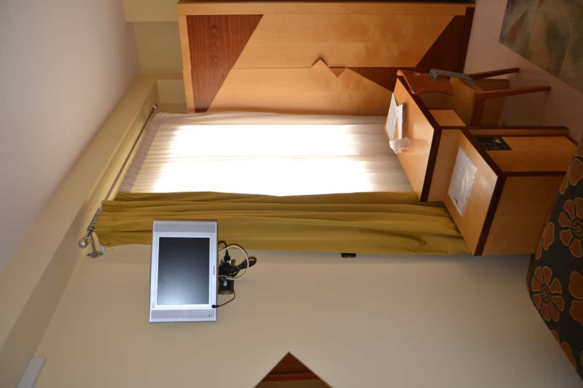 Quarto duplo econômico | Comodidades do quarto