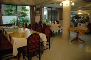 Restaurant - Hotel Center Point (Dhaka)