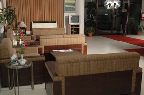 Lobby sitting area - Hotel Center Point (Dhaka)