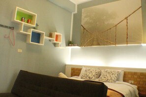 Desk, soundproofing, free WiFi, bed sheets - Wish-Dream Bed & Breakfast (Donggang)