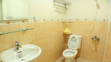 Family Quadruple Room | Bathroom