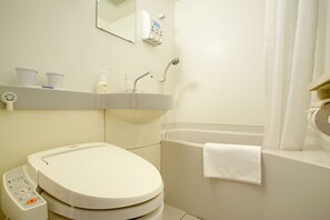 Ensemble douche/baignoire, articles de toilette gratuits, sèche-cheveux