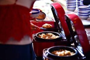 Petit déjeuner en libre-service compris tous les jours