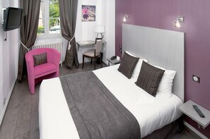 Comfort Double Room | Desk, soundproofing, WiFi (free), bed sheets - Hôtel Nougier (Fursac)