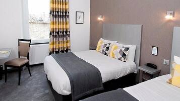 Desk, soundproofing, free cribs/infant beds, free WiFi