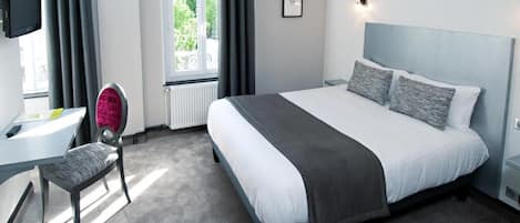 Habitación Confort doble | Escritorio, sistema de insonorización, wifi gratis y ropa de cama