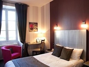 Comfort Double Room | Desk, soundproofing, free cribs/infant beds, free WiFi - Hôtel Nougier (Fursac)