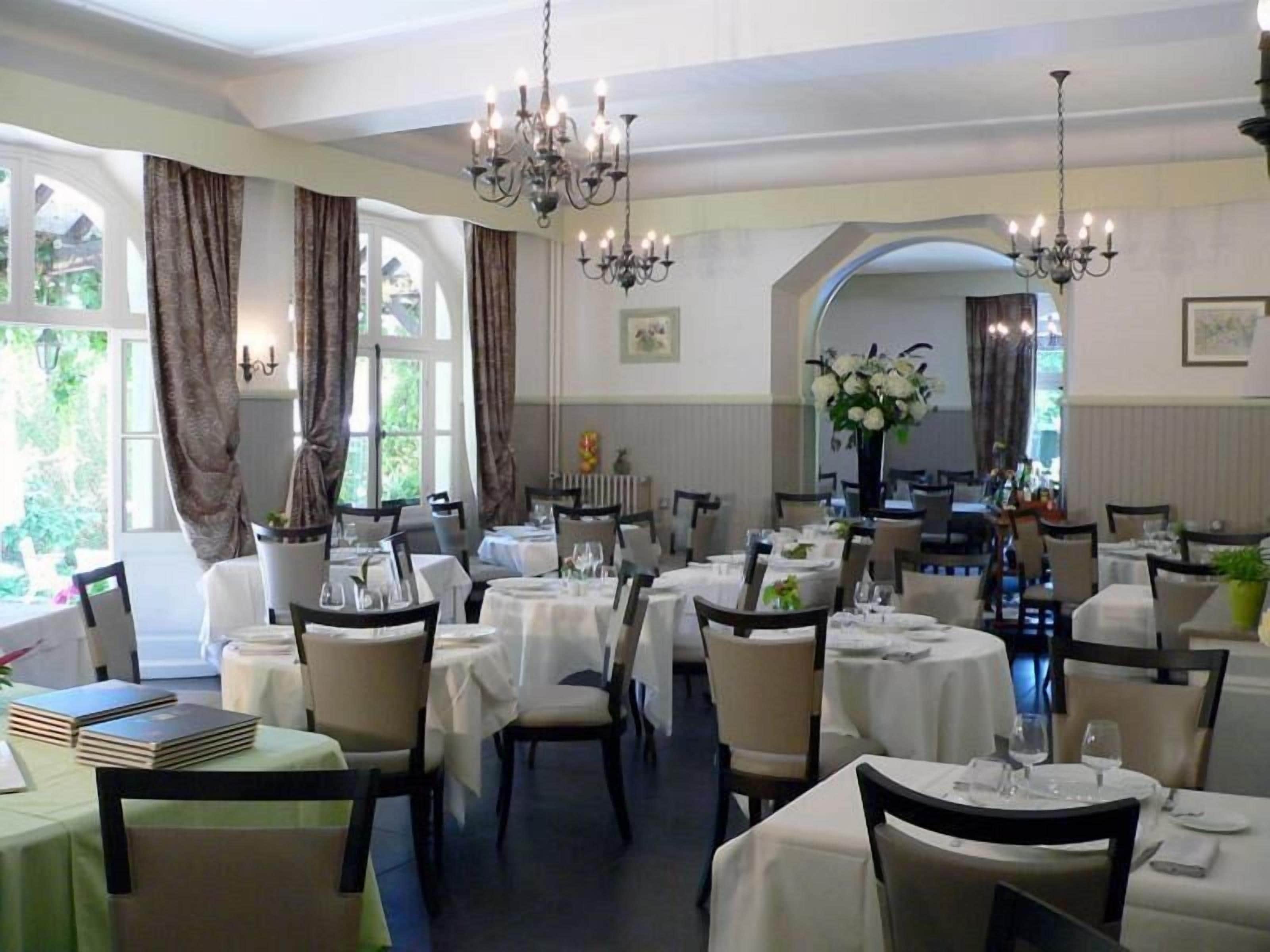 Ze serveren er lunch en diner 