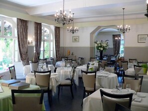 Lunch and dinner served - Hôtel Nougier (Fursac)