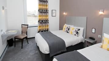 Desk, soundproofing, free WiFi, bed sheets